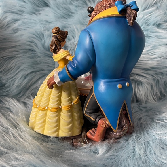 Vintage Disney Beauty and the Beast Musical Water Globe - Picture 3 of 7